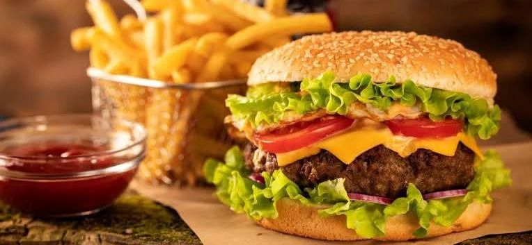 Hamburgesa con lechuga y tomate